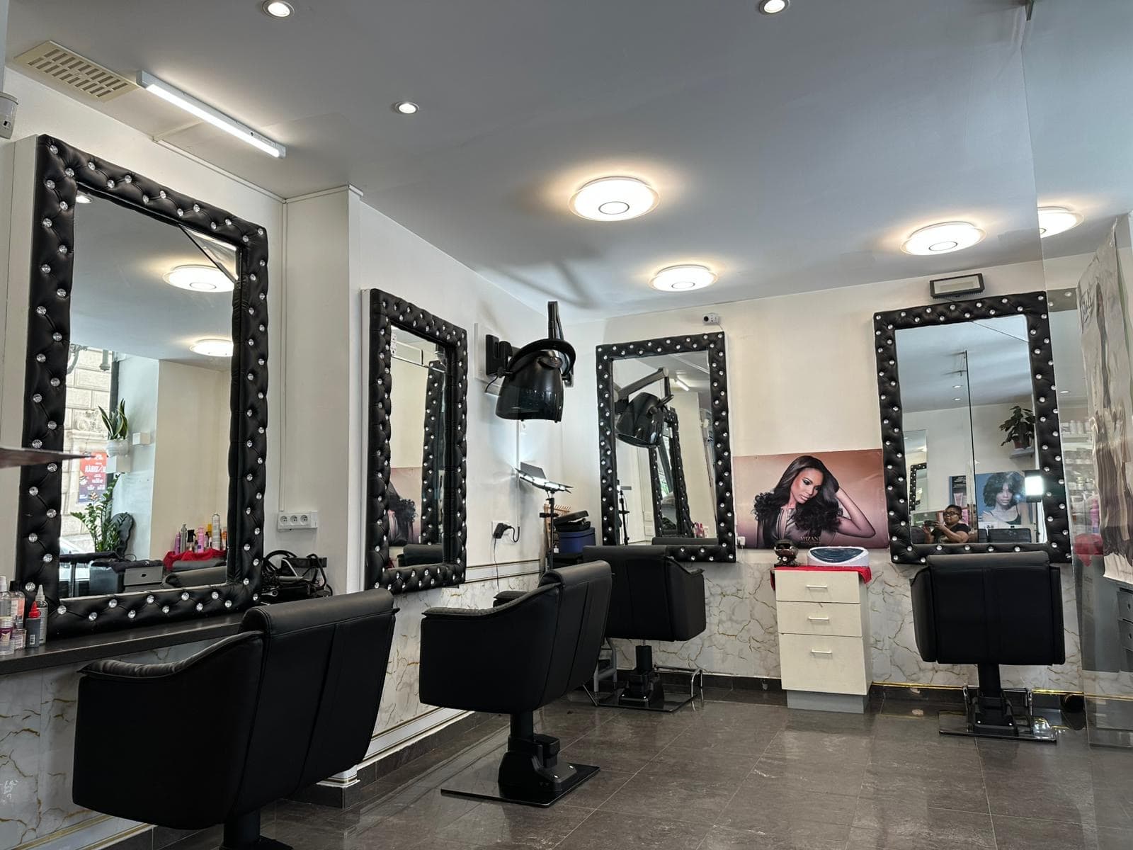 Eden Perfect — Salon 1