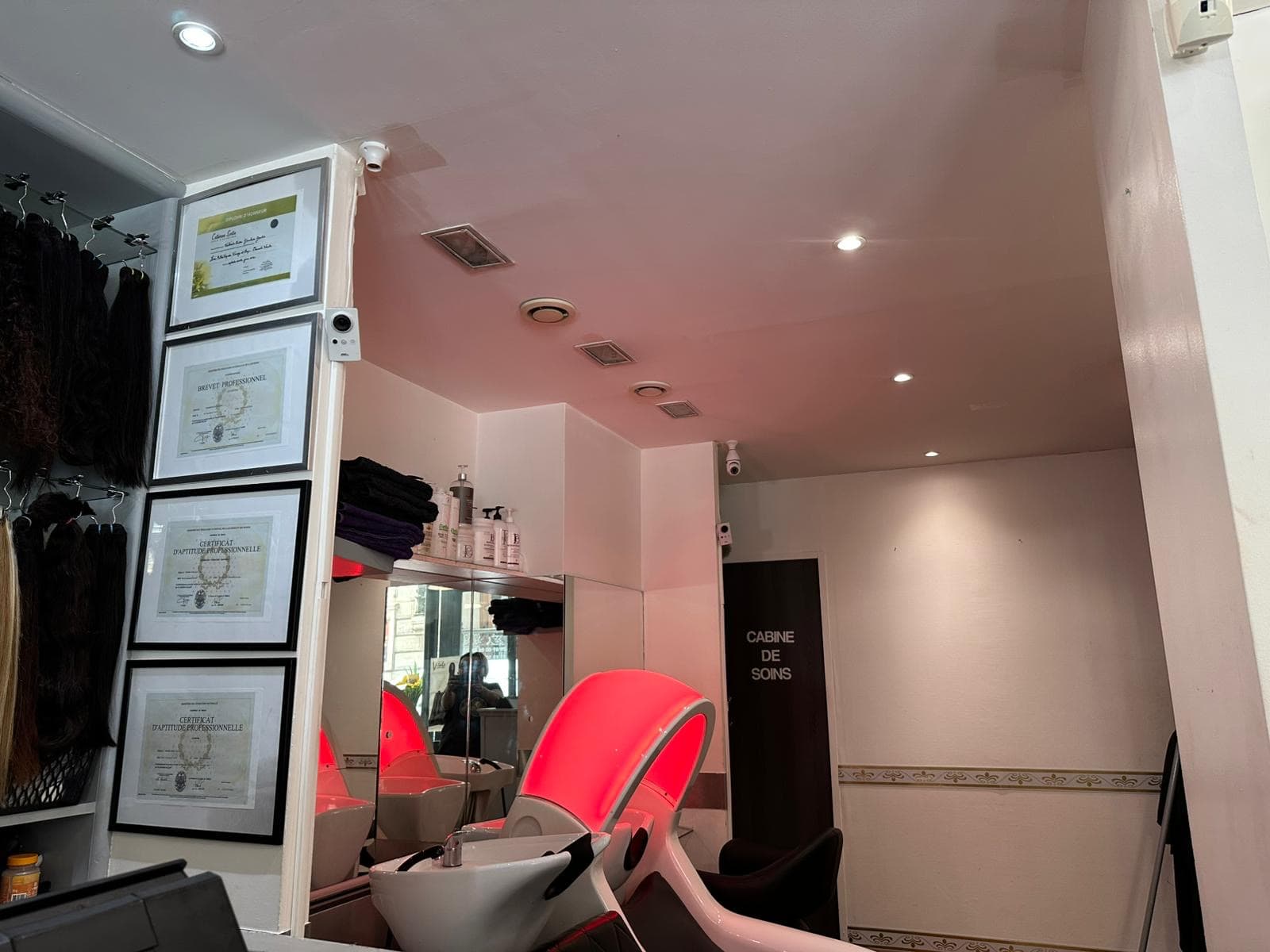 Eden Perfect — Salon 3